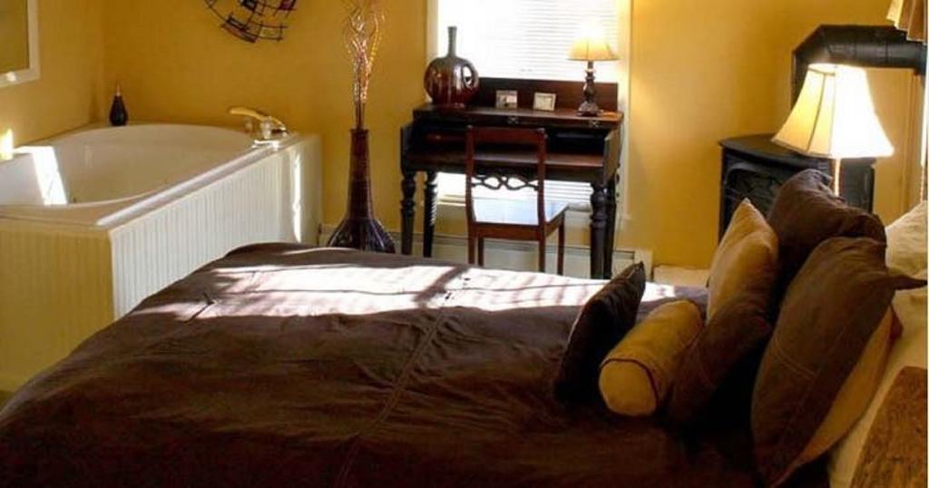 Munro House Bed And Breakfast Jonesville Pokoj fotografie