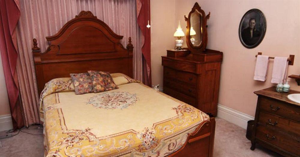 Munro House Bed And Breakfast Jonesville Exteriér fotografie