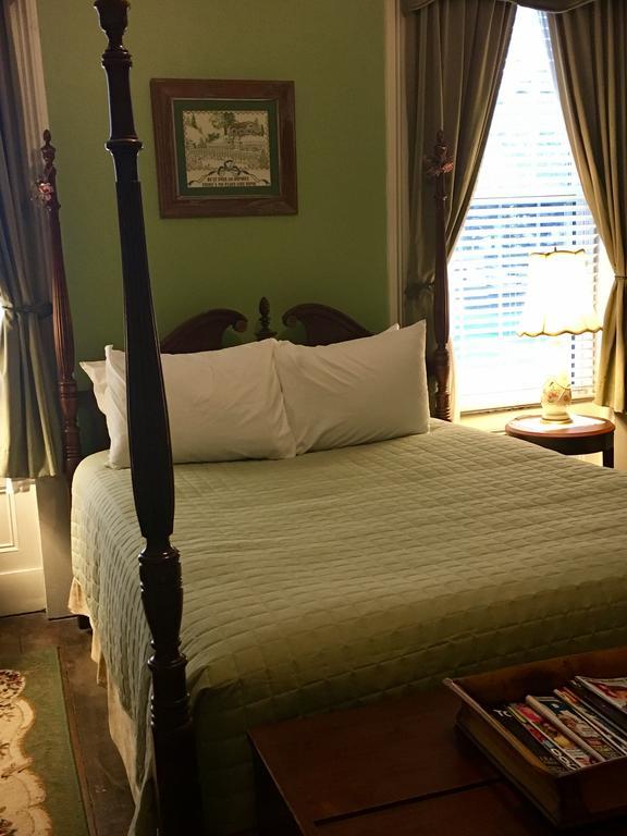 Munro House Bed And Breakfast Jonesville Exteriér fotografie