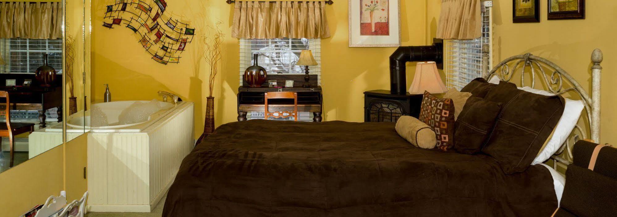 Munro House Bed And Breakfast Jonesville Exteriér fotografie